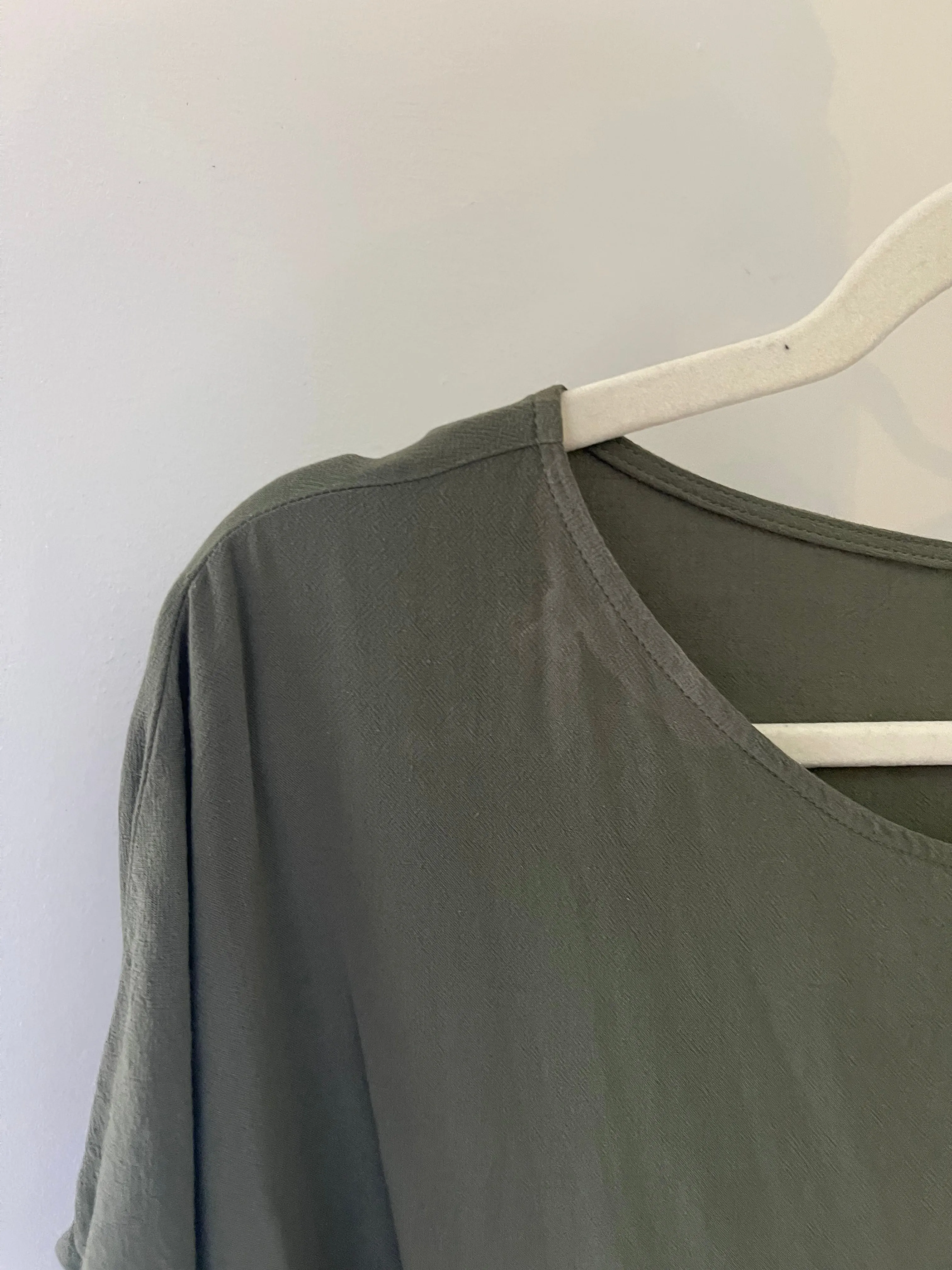 Amanda Moss Breezy Crop in Sage - L