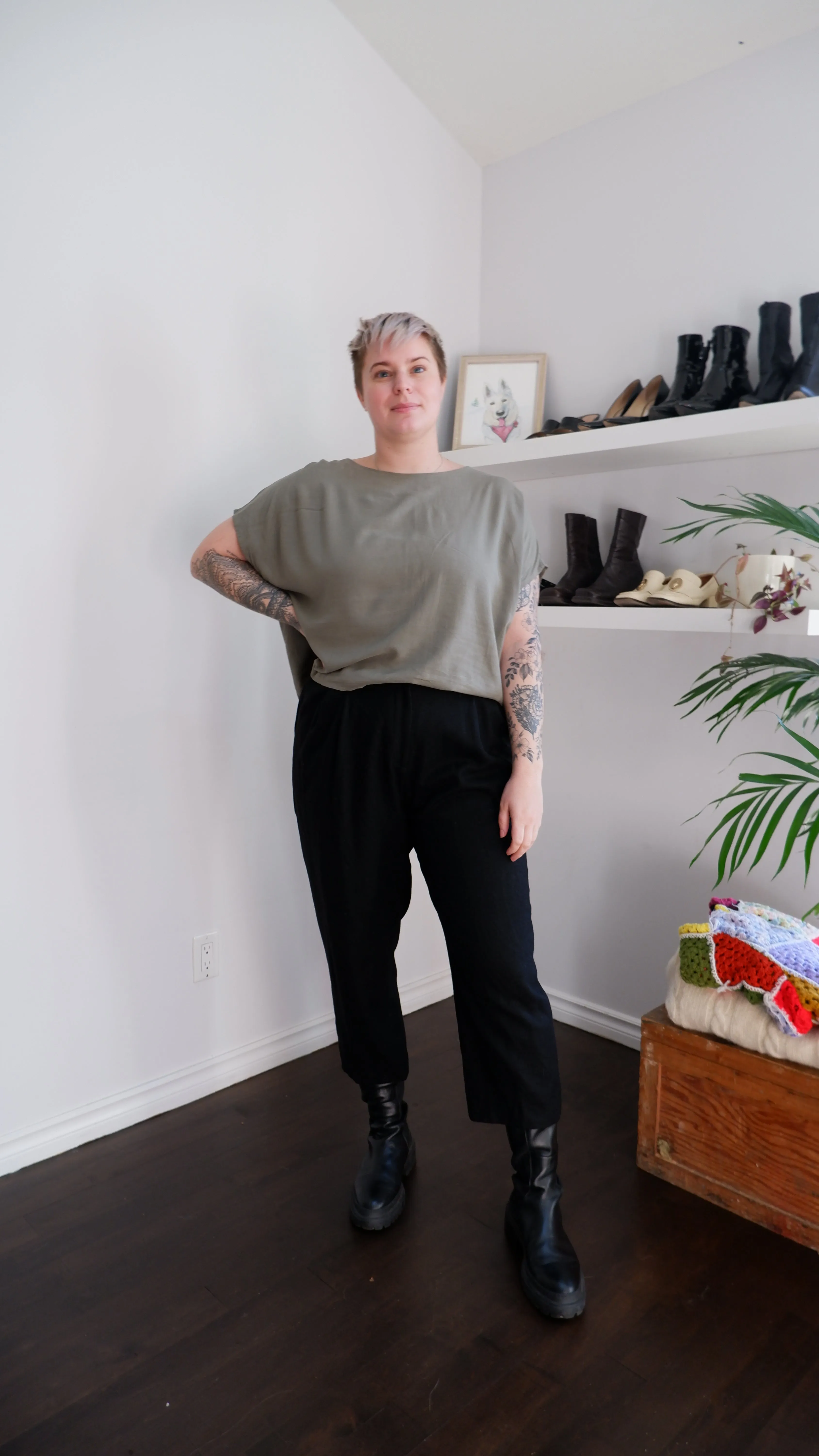 Amanda Moss Breezy Crop in Sage - L